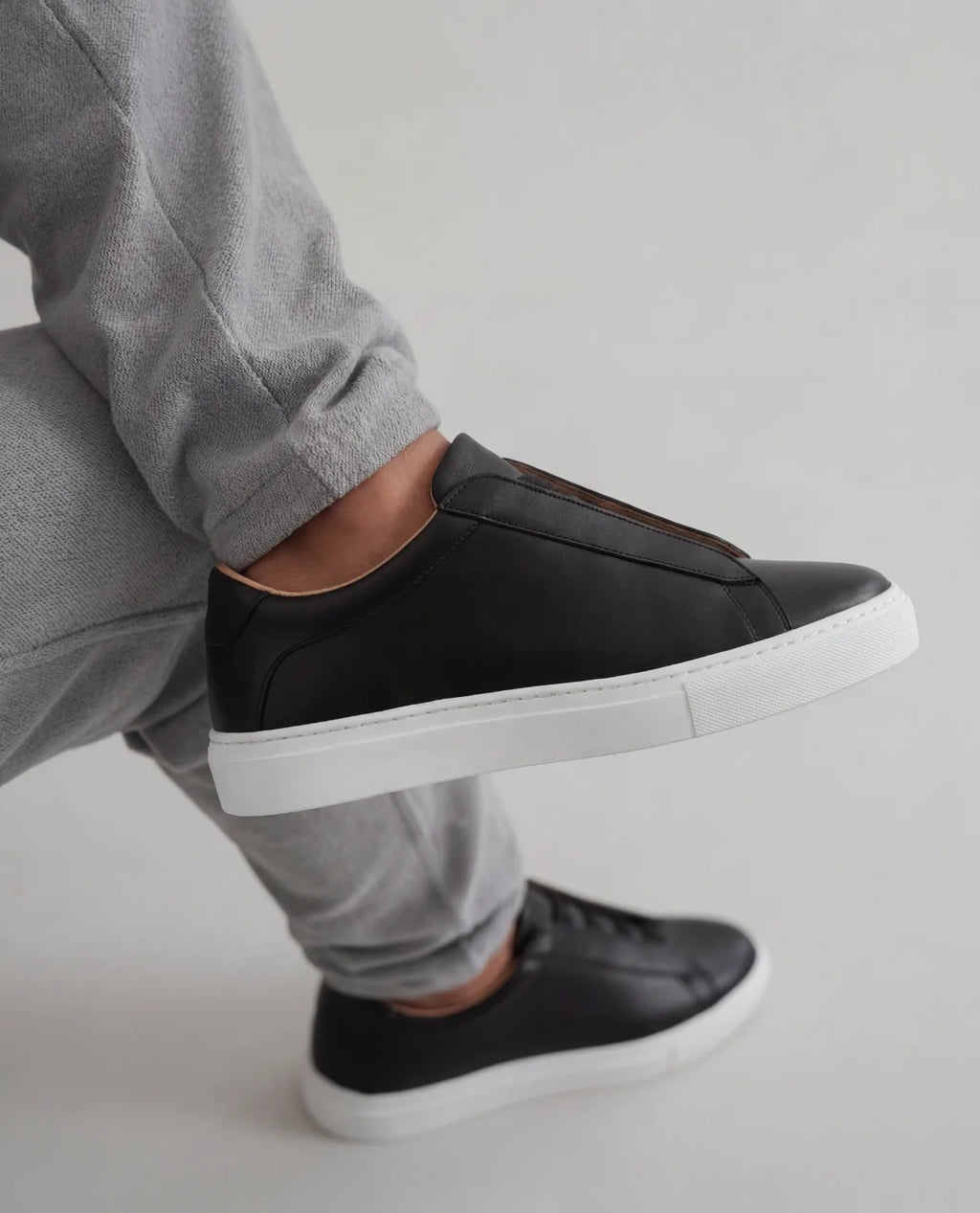 Arveilo Leather Sneakers