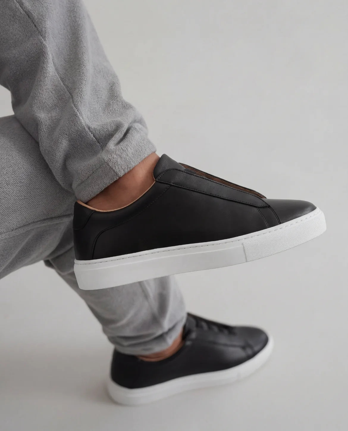 Arveilo Leather Sneakers