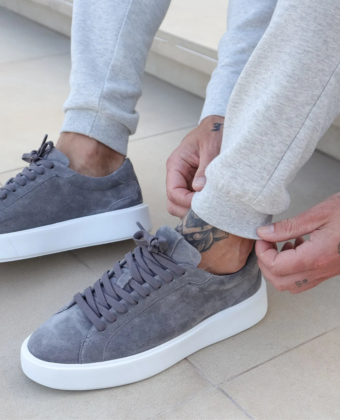 Nera Suede Sneakers