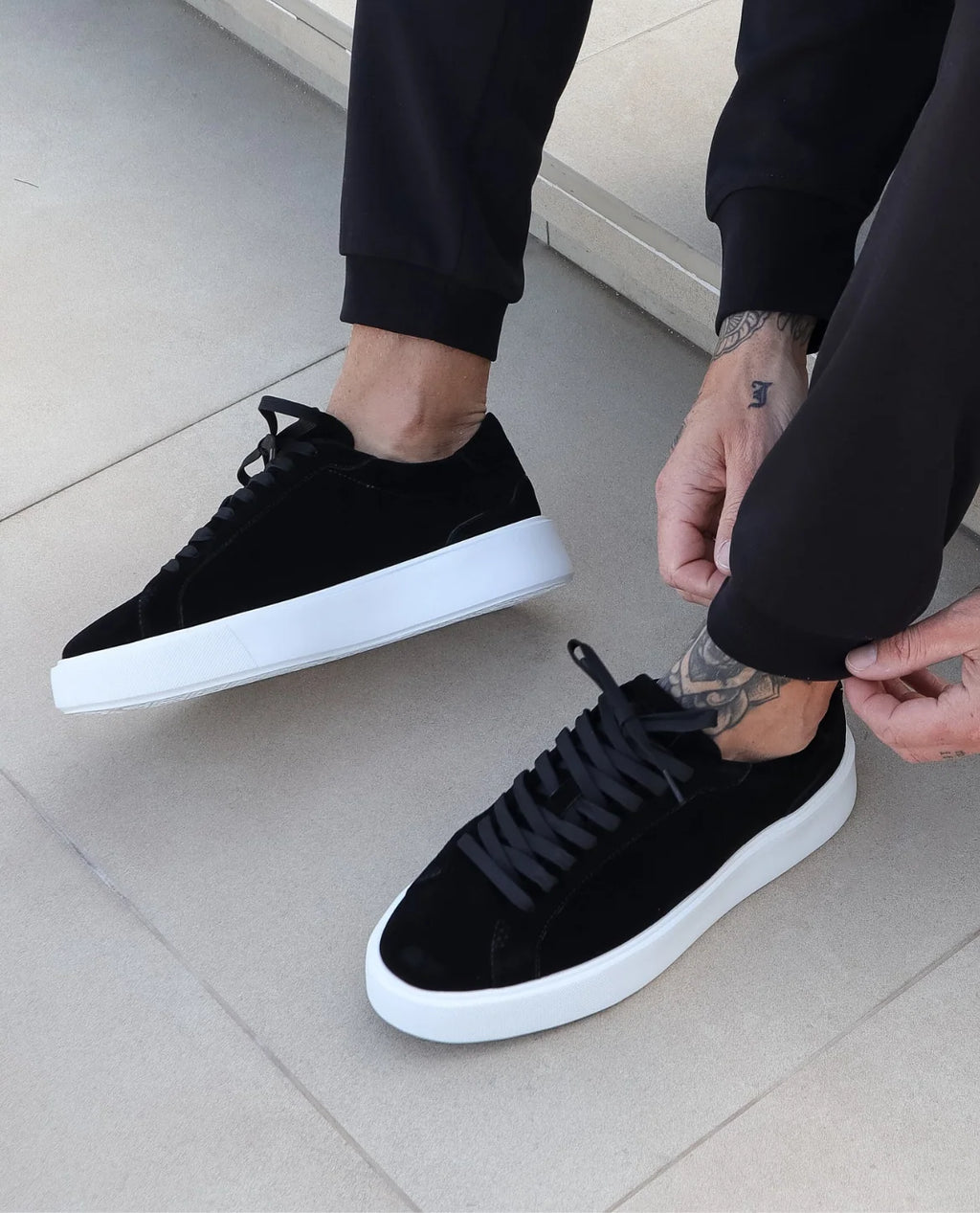 Nera Suede Sneakers